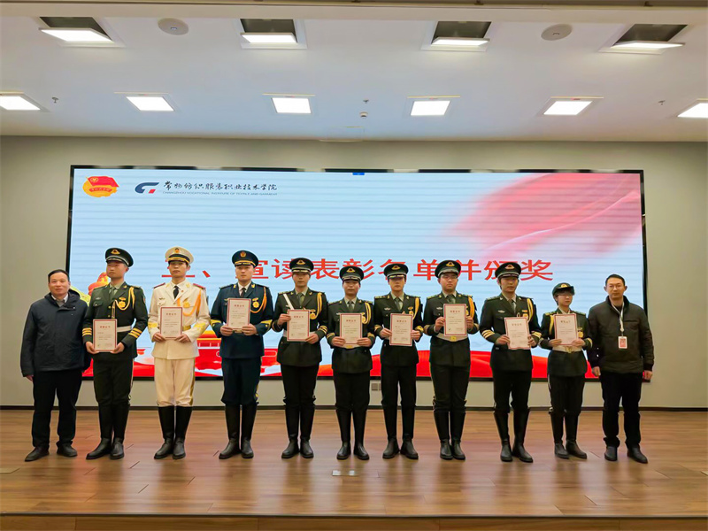 優(yōu)秀隊(duì)員合影