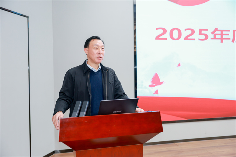 校黨委書記林剛講話